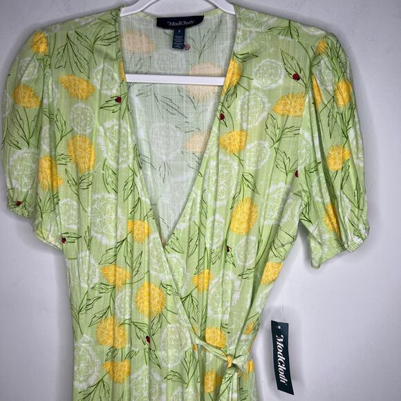 Modcloth Green Dandelion Ladybug Critter Wrap Midi Dress Size 2 - Picture 5 of 9